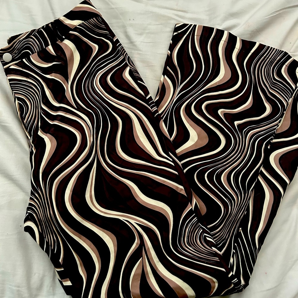 Cute retro flared pants!